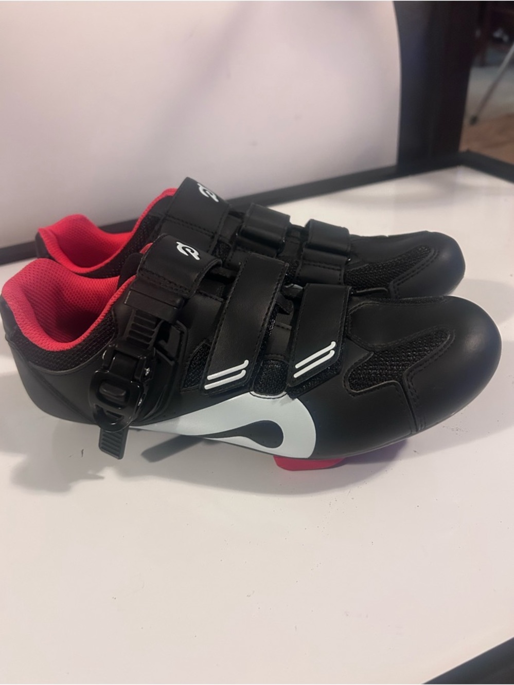 Peloton Cycling Shoes:  Size MENS 9 / WOMENS 10.5 Black & Red EU Size 42 EUC!